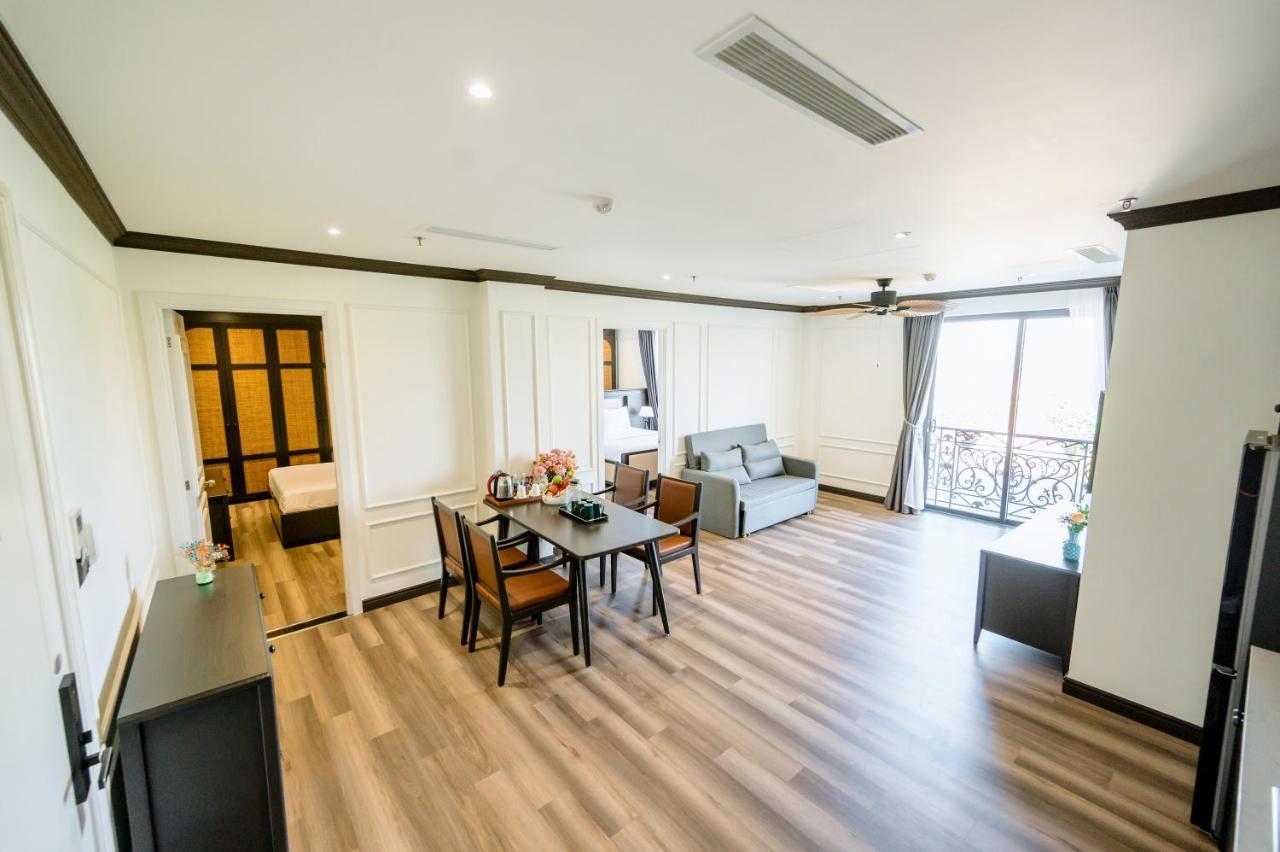 Khach San Robin Gia Nghia Hotel Екстериор снимка
